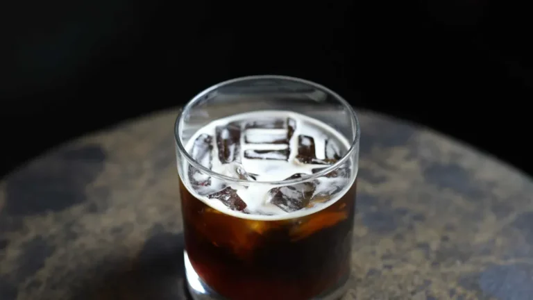 Cold Brew Coffee: Step-by-Step Guide and Flavor Tips